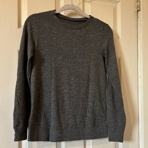 Old Navy super soft crew neck grey sweater